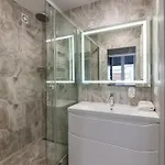 Апартаменти Royal On Svobody 6-8 Avenue