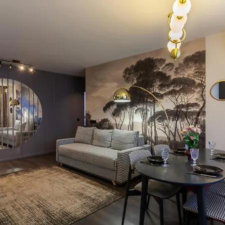 Royal On Svobody 6-8 Avenue * Lviv