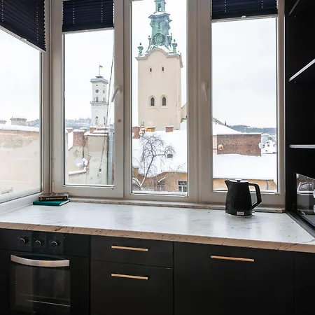 Royal On Svobody 6-8 Avenue