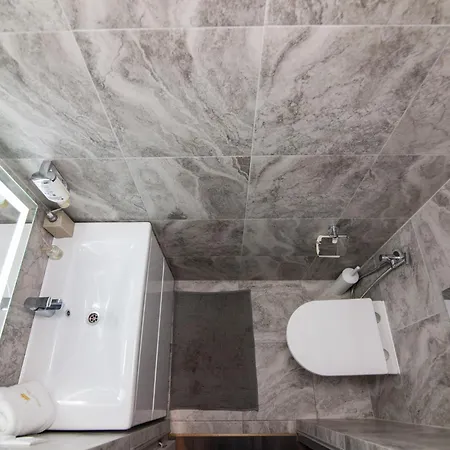 Royal On Svobody 6-8 Avenue * Lviv