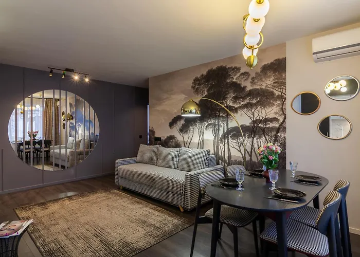 Royal On Svobody 6-8 Avenue * Lviv