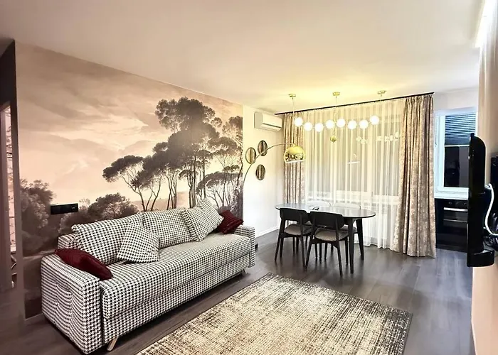 Royal On Svobody 6-8 Avenue Λβιβ