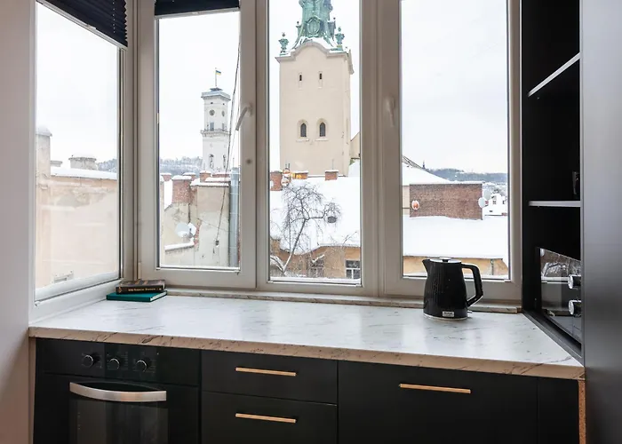 Royal On Svobody 6-8 Avenue