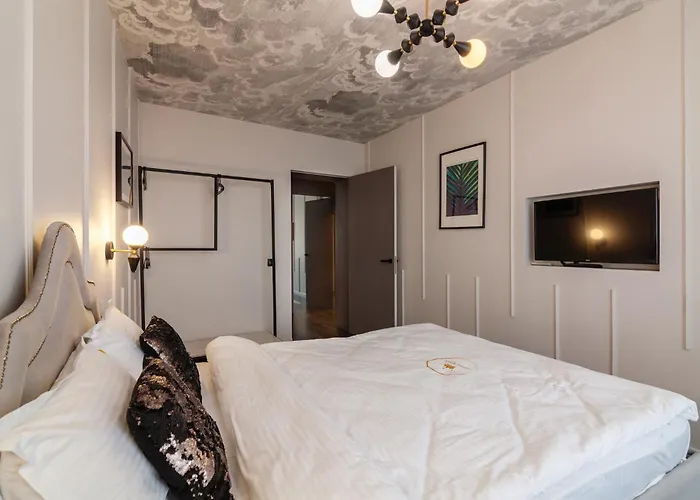 アパート Royal On Svobody 6-8 Avenue *