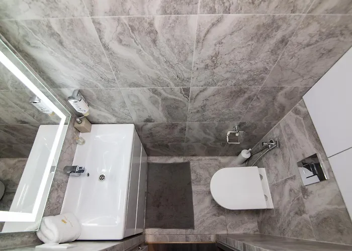 Royal On Svobody 6-8 Avenue * Λβιβ